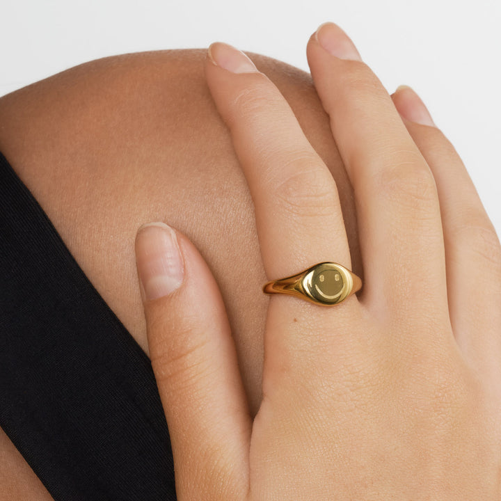 Dixie - Smiley Face Signet Ring Stainless Steel