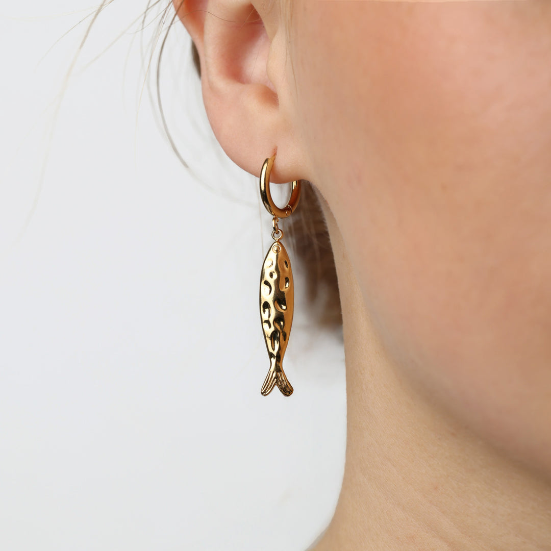 Fenja - Hoops Örhängen Fisk Rostfritt Stål