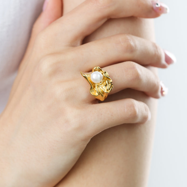 Lex – molten pearl ring in stainless steel, gold | Timi of Sweden