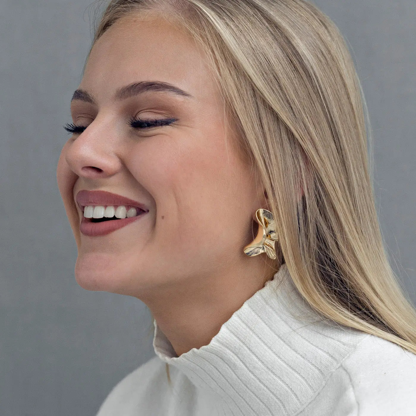 Melted statement earring