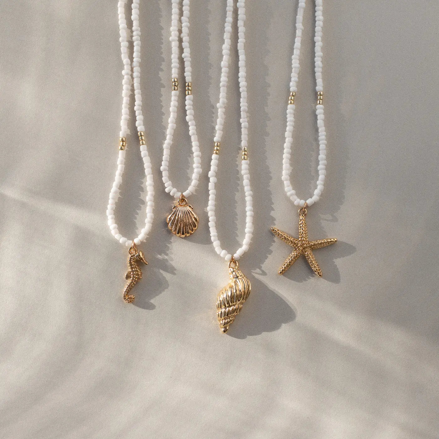 Ellie - Starfish White Beads Necklace